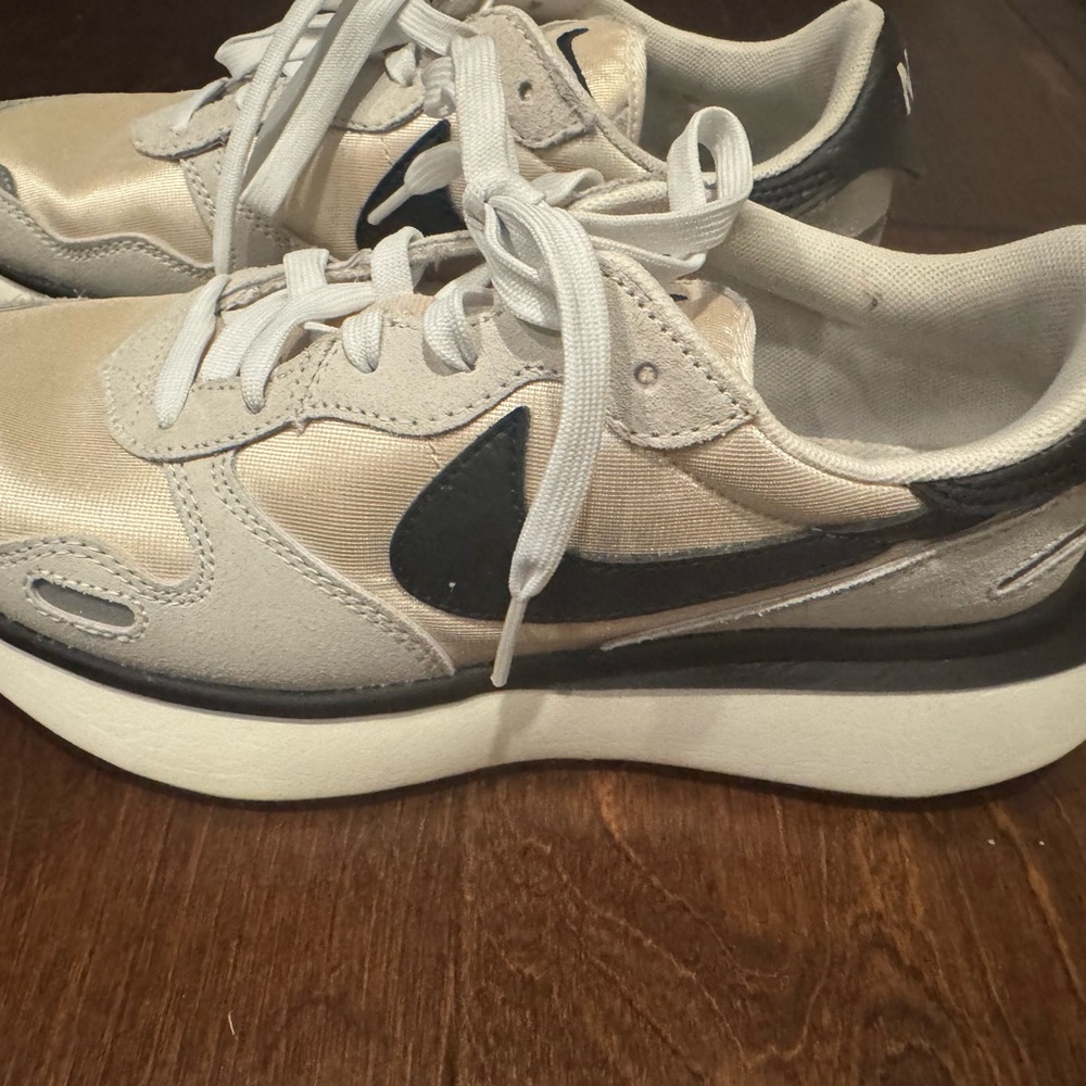 Nike Cream and Black Athletic Shoes